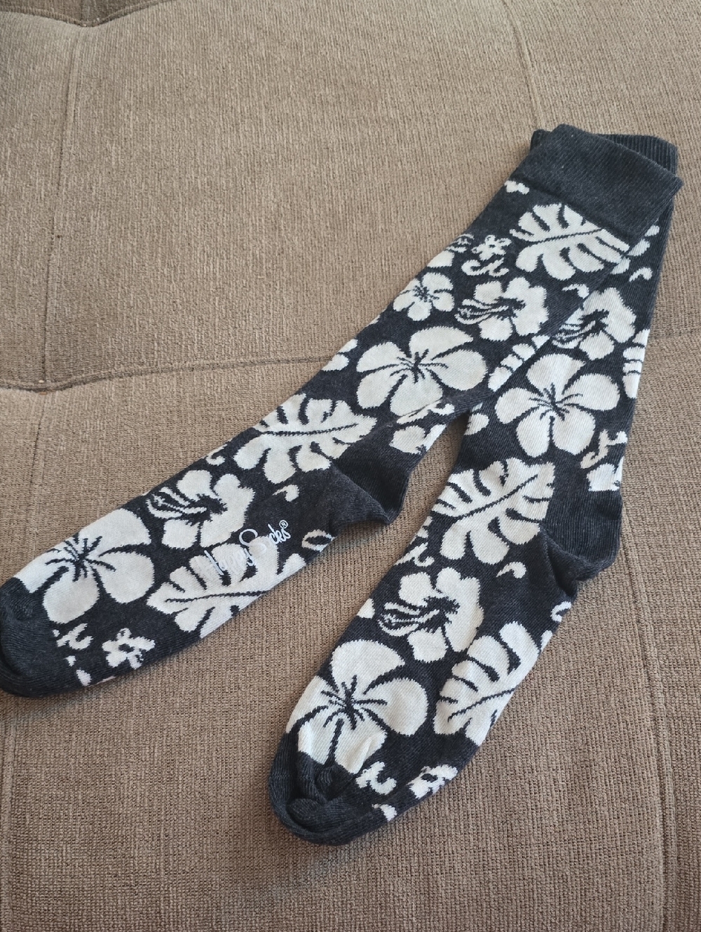 Men's Floral Socks - Gray & Soft White